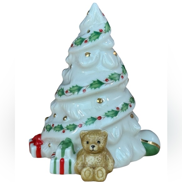 Lenox Christmas Santa and Tree Salt & Pepper Shaker Set - Picture 9 of 13